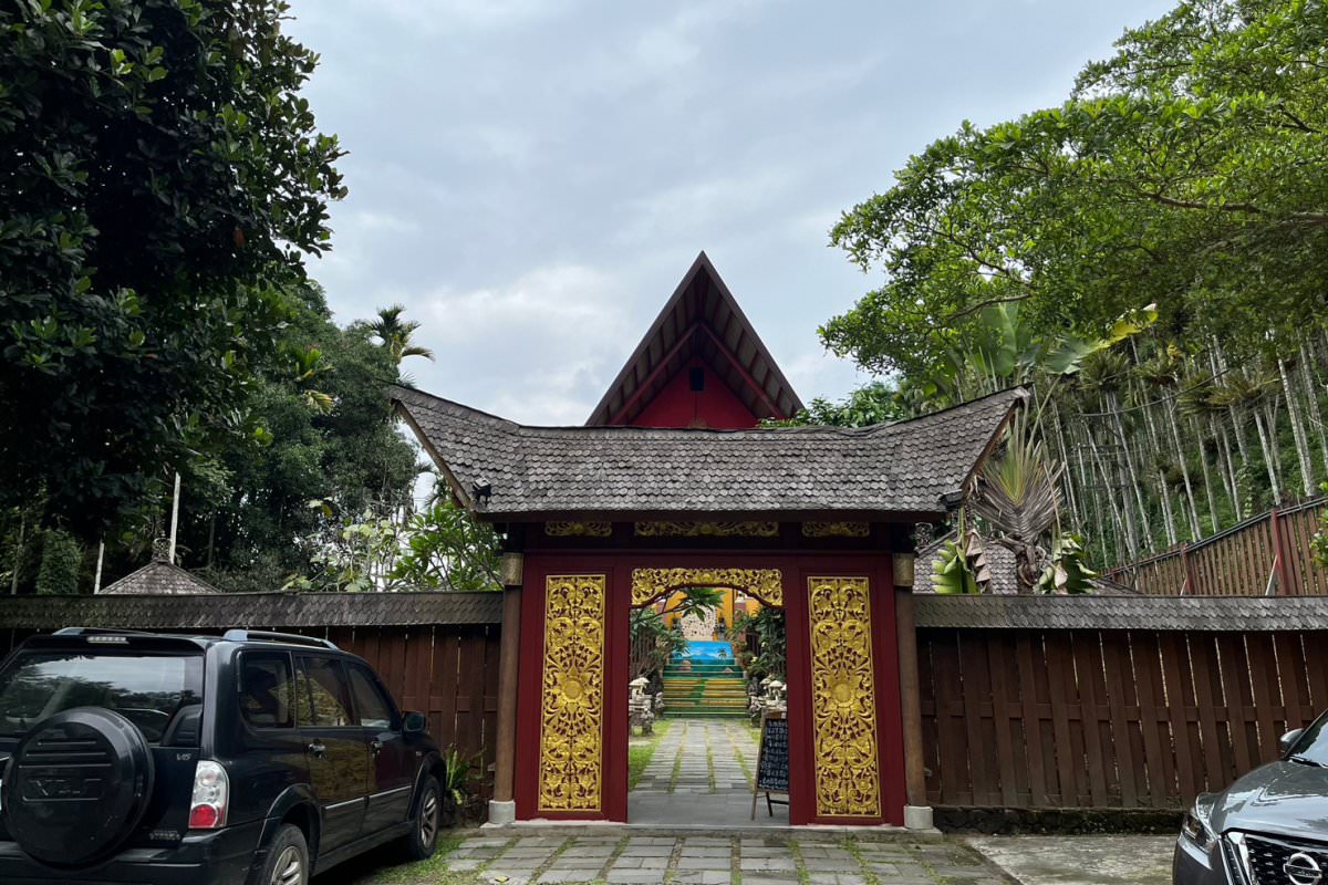 烏布雨林峇里島主題餐廳門口