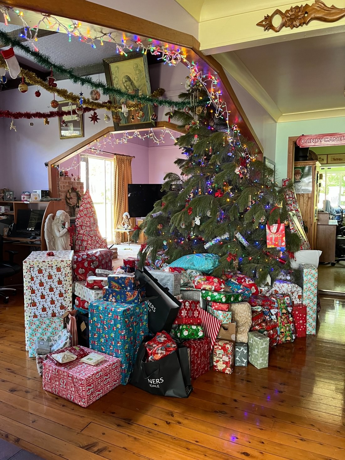 聖誕樹和禮物